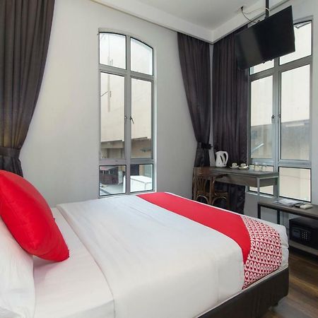 Oyo 127 The Reeds Hotel Куала Лумпур Екстериор снимка