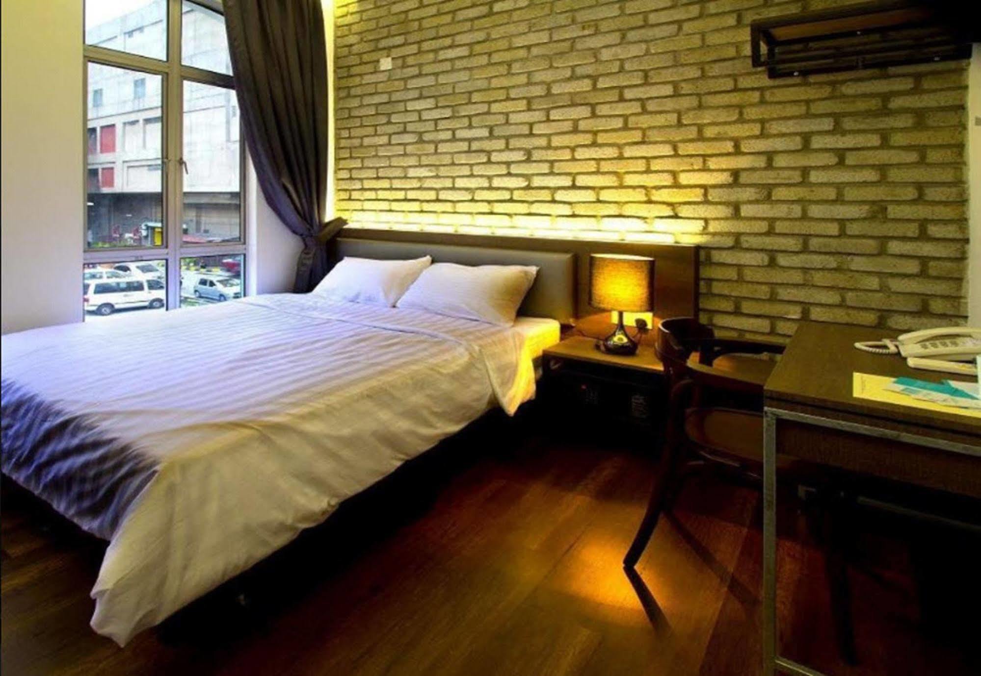 Oyo 127 The Reeds Hotel Куала Лумпур Екстериор снимка