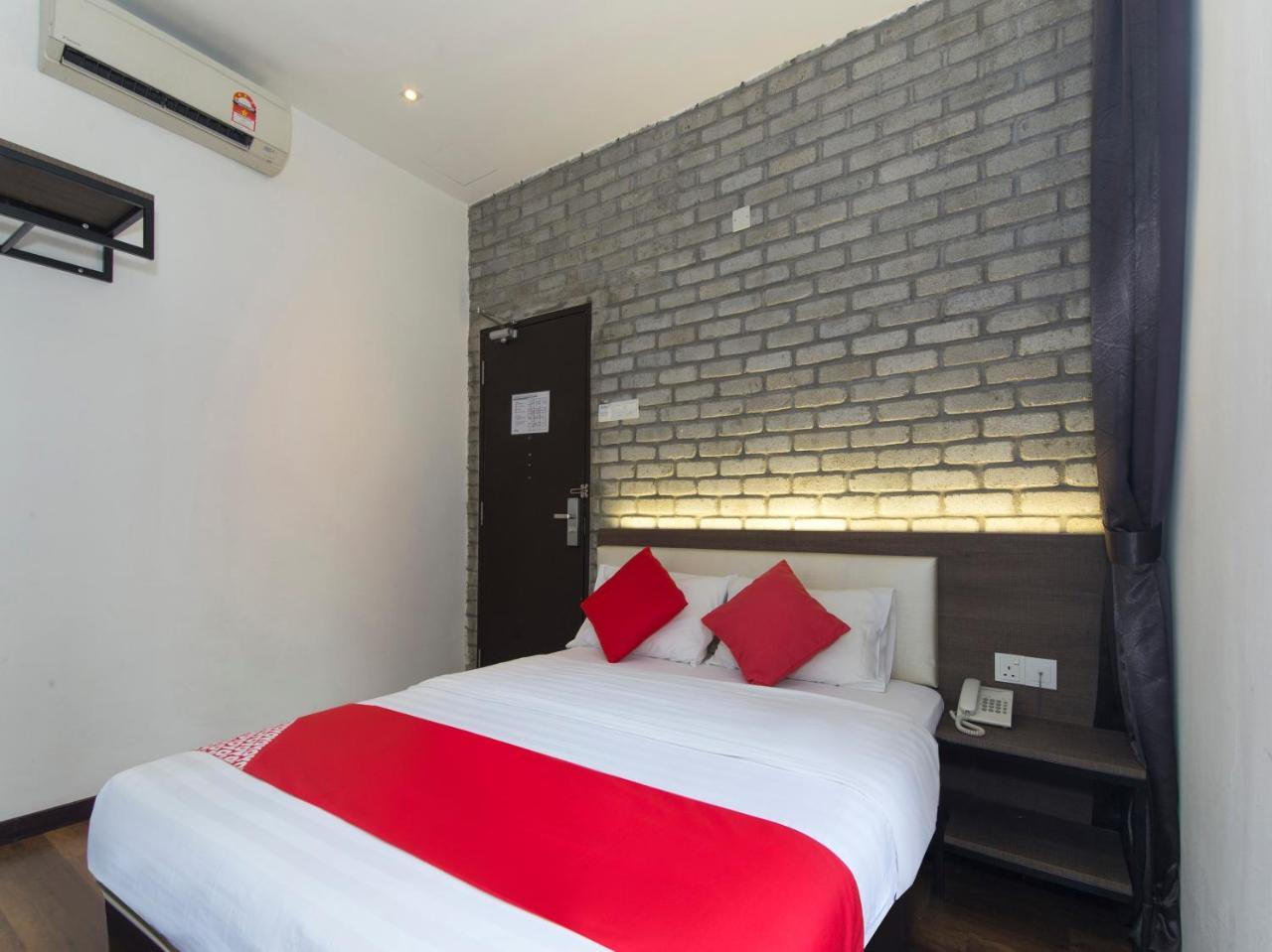 Oyo 127 The Reeds Hotel Куала Лумпур Екстериор снимка