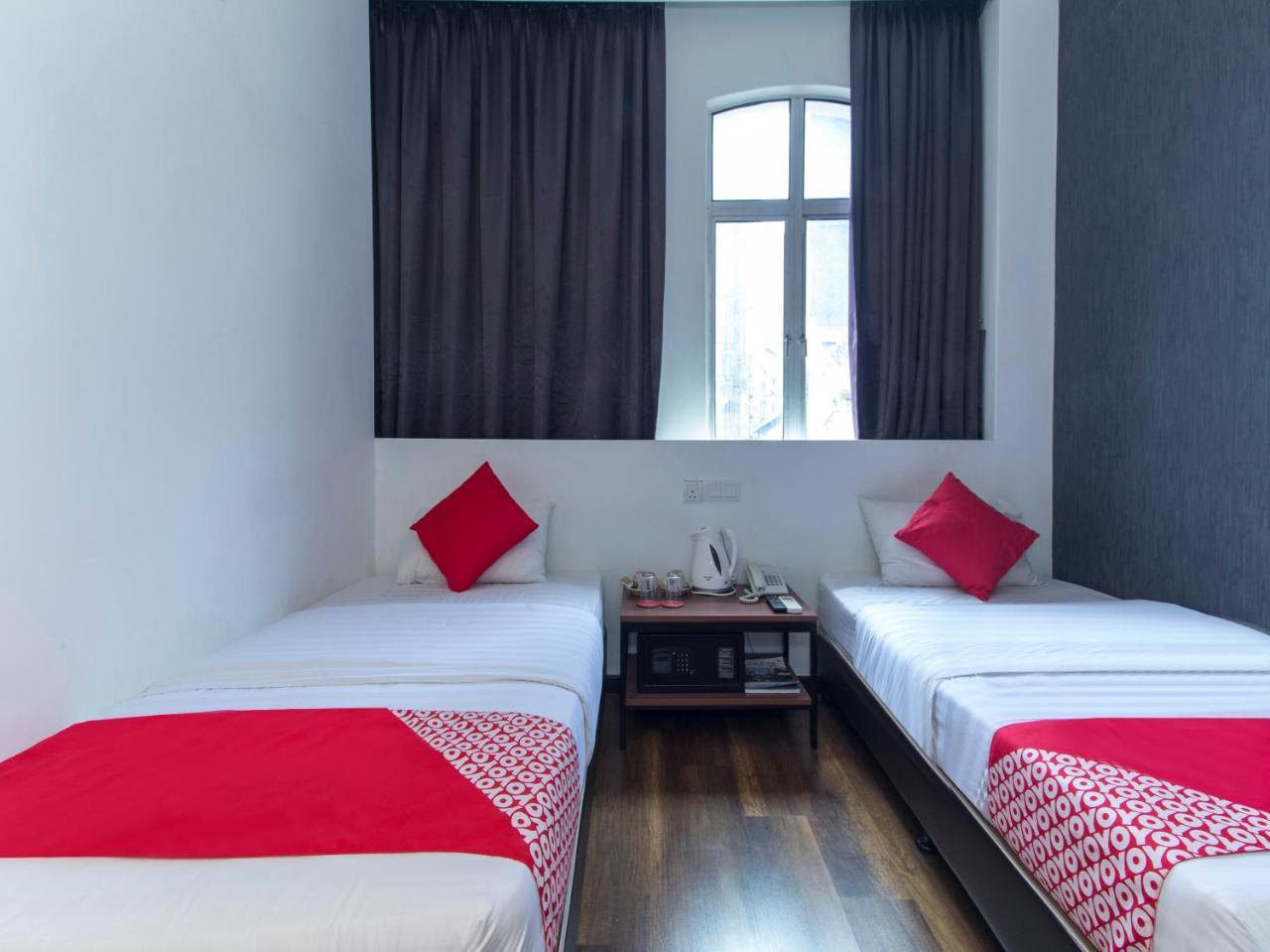 Oyo 127 The Reeds Hotel Куала Лумпур Екстериор снимка
