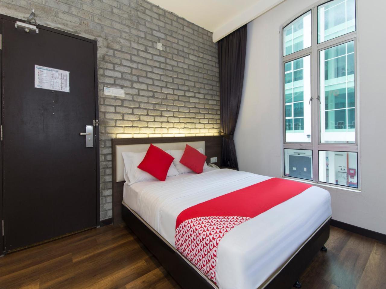 Oyo 127 The Reeds Hotel Куала Лумпур Екстериор снимка
