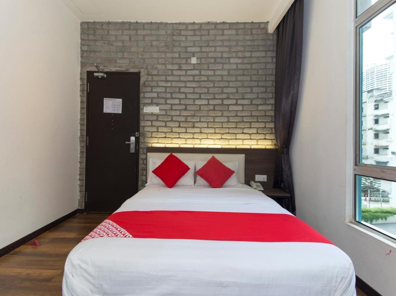 Oyo 127 The Reeds Hotel Куала Лумпур Екстериор снимка
