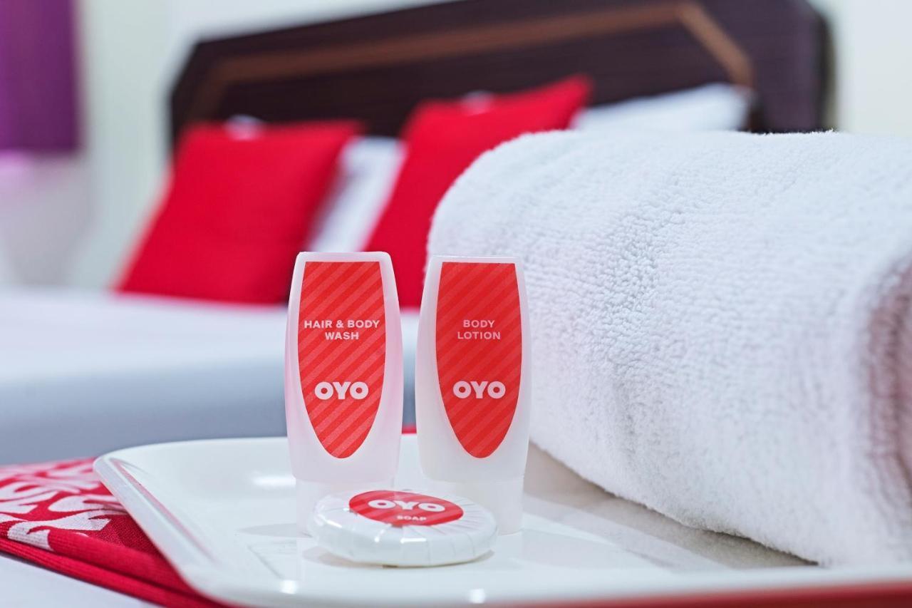 Oyo 127 The Reeds Hotel Куала Лумпур Екстериор снимка