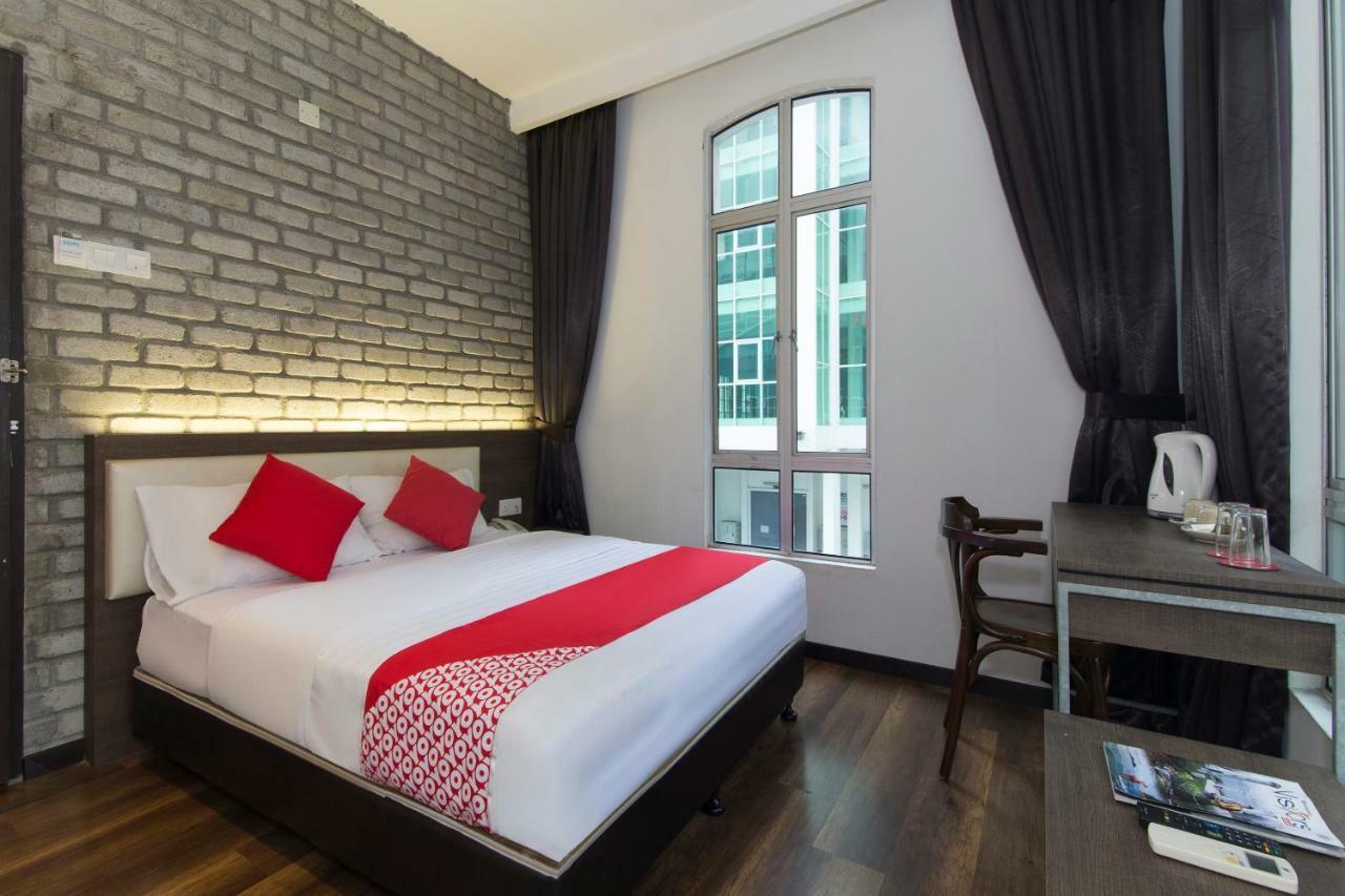 Oyo 127 The Reeds Hotel Куала Лумпур Екстериор снимка