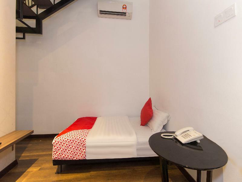 Oyo 127 The Reeds Hotel Куала Лумпур Екстериор снимка