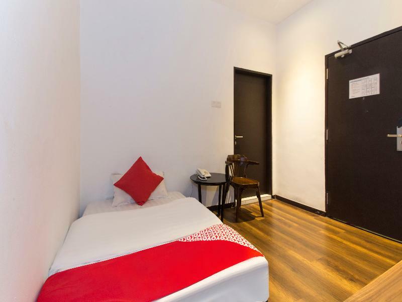 Oyo 127 The Reeds Hotel Куала Лумпур Екстериор снимка