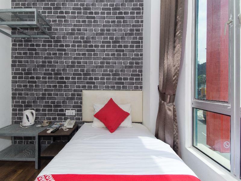 Oyo 127 The Reeds Hotel Куала Лумпур Екстериор снимка